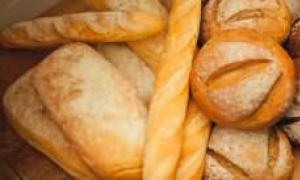 ब्रेडचा प्रकार, आकार आणि रंग यावर अवलंबून स्वप्नांचा अर्थ
