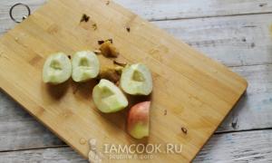 Nakladané jablká so škoricou a klinčekmi
